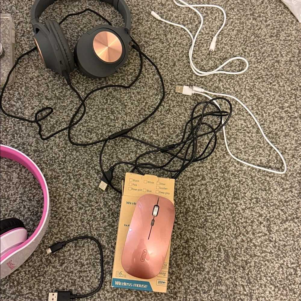 Lot of electronic accessories